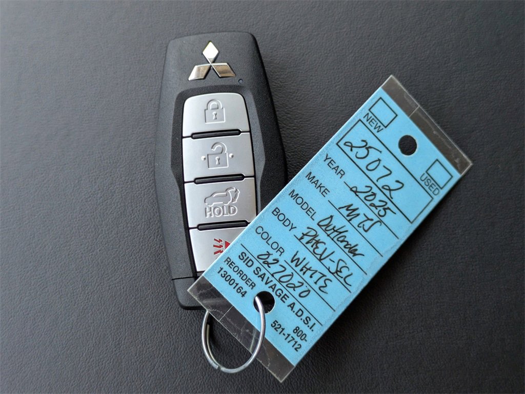 New 2025 Mitsubishi Outlander SEL image 34