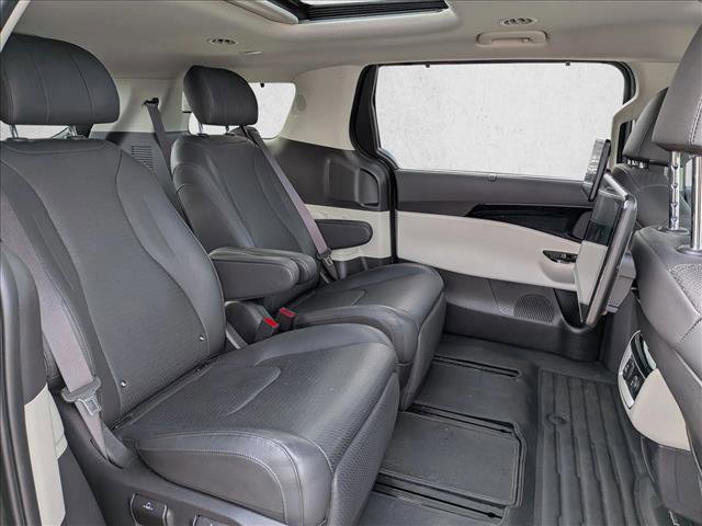 Used 2024 Kia Carnival SX Prestige image 17