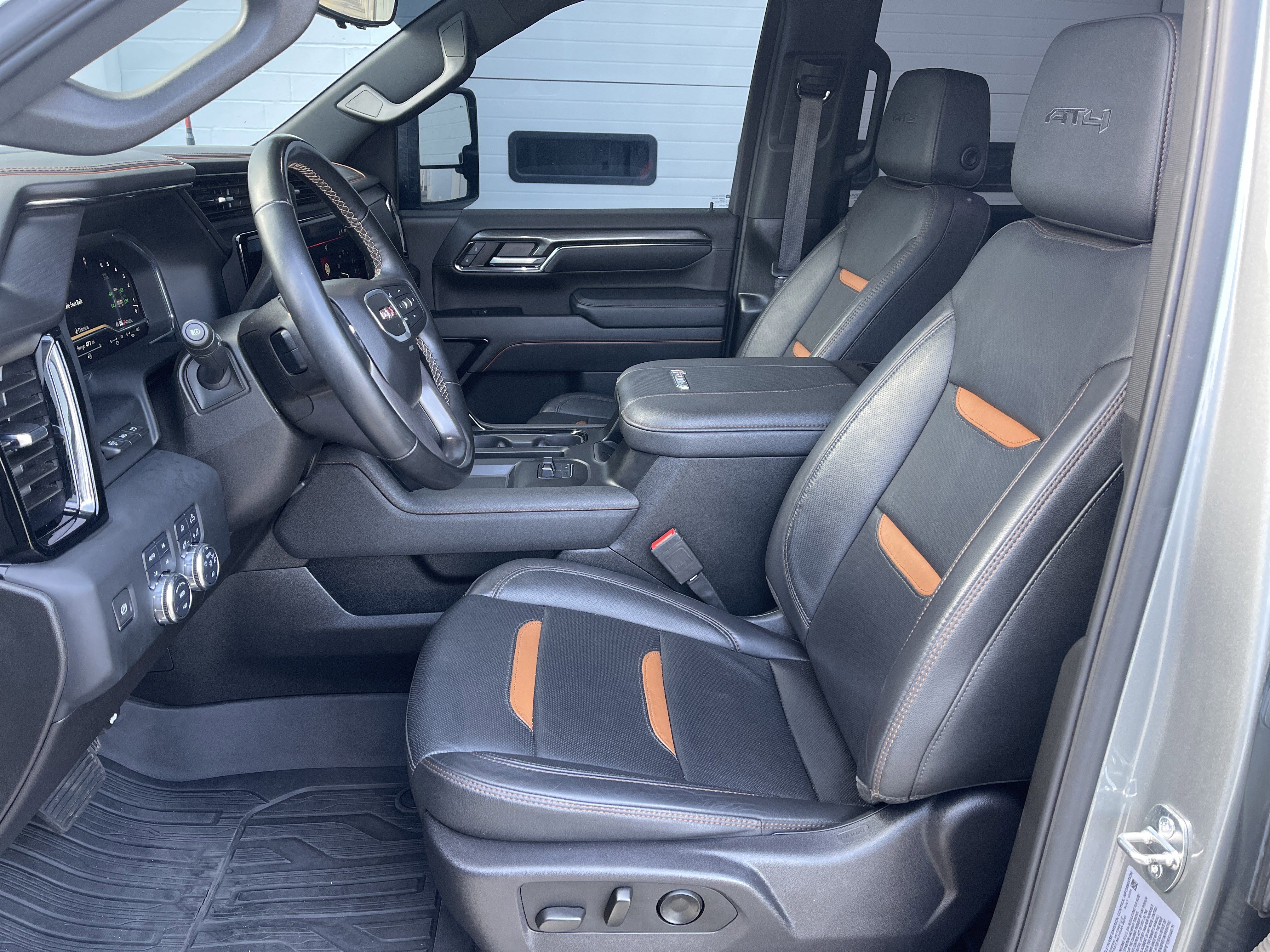 Used 2024 GMC Sierra 2500 AT4 w/ AT4 Premium Plus Package image 24