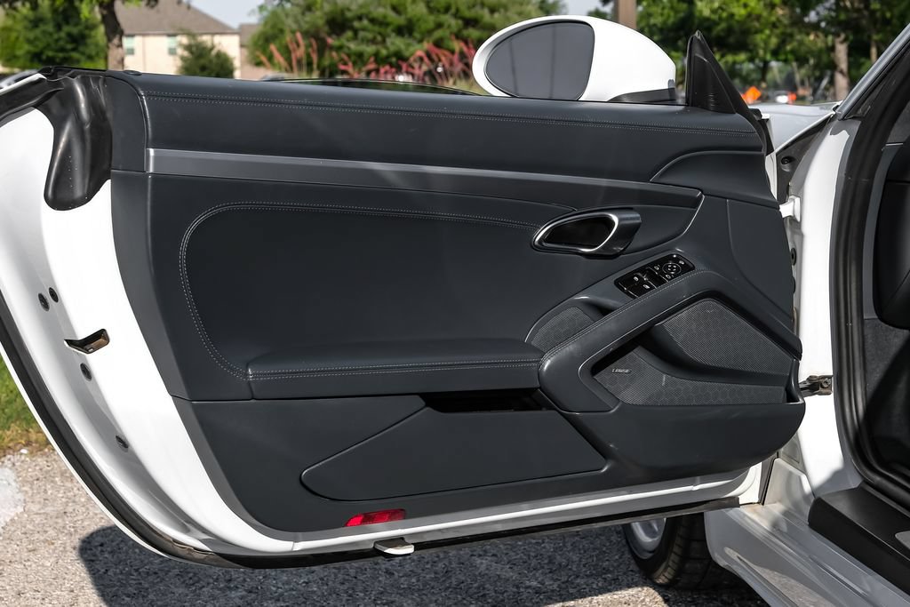 Used 2021 Porsche 718 Cayman RWD image 36