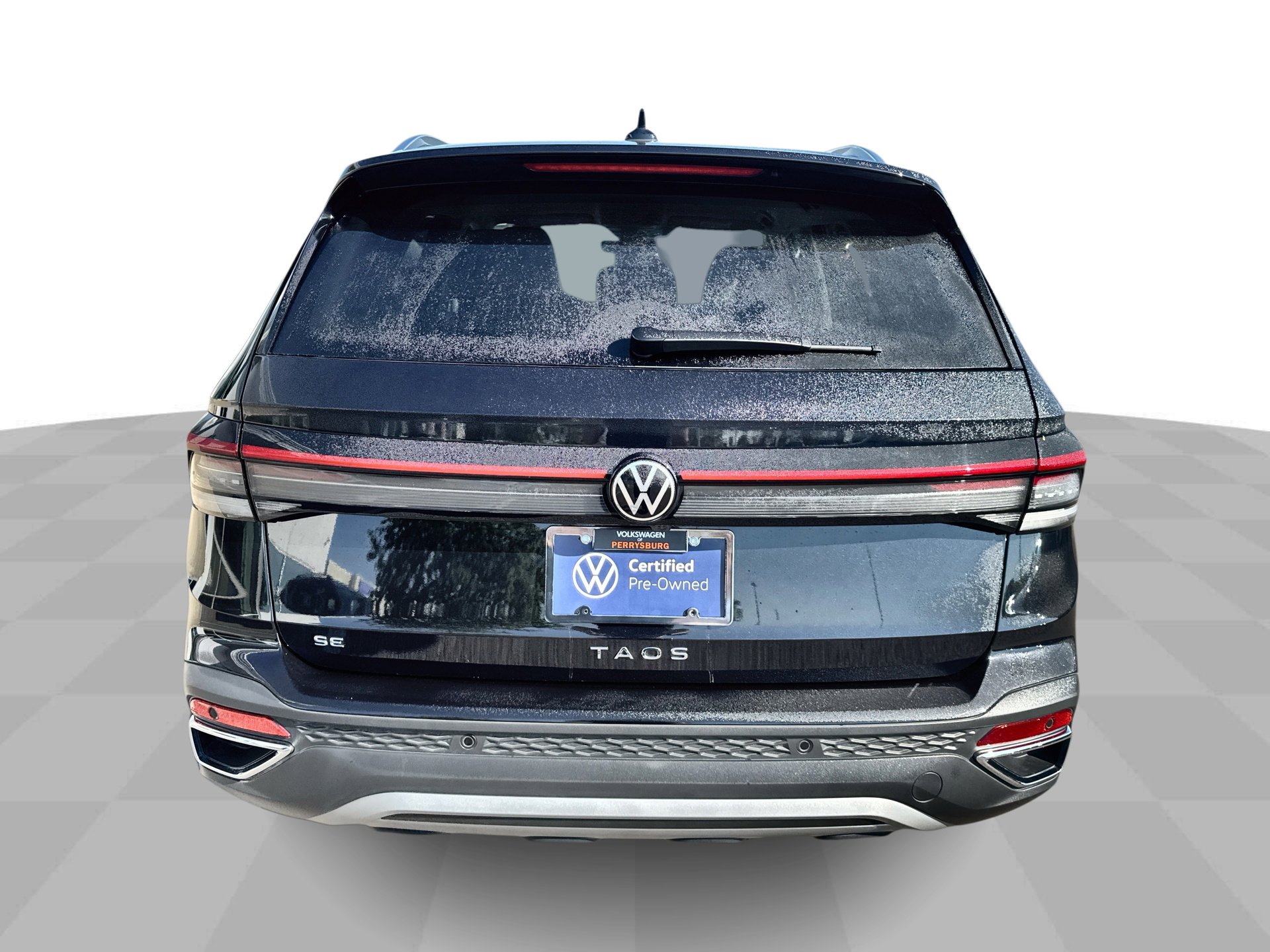 Certified 2025 Volkswagen Taos SE image 7