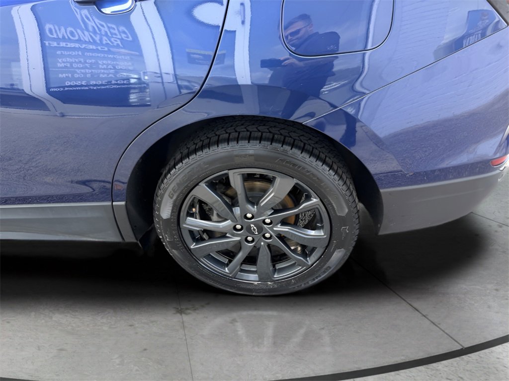 Used 2022 Chevrolet Equinox RS w/ RS Leather Package image 9