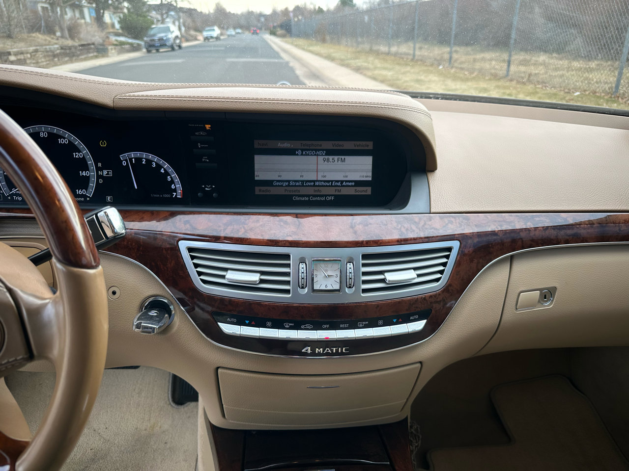 Used 2011 Mercedes-Benz S 550 4MATIC image 13