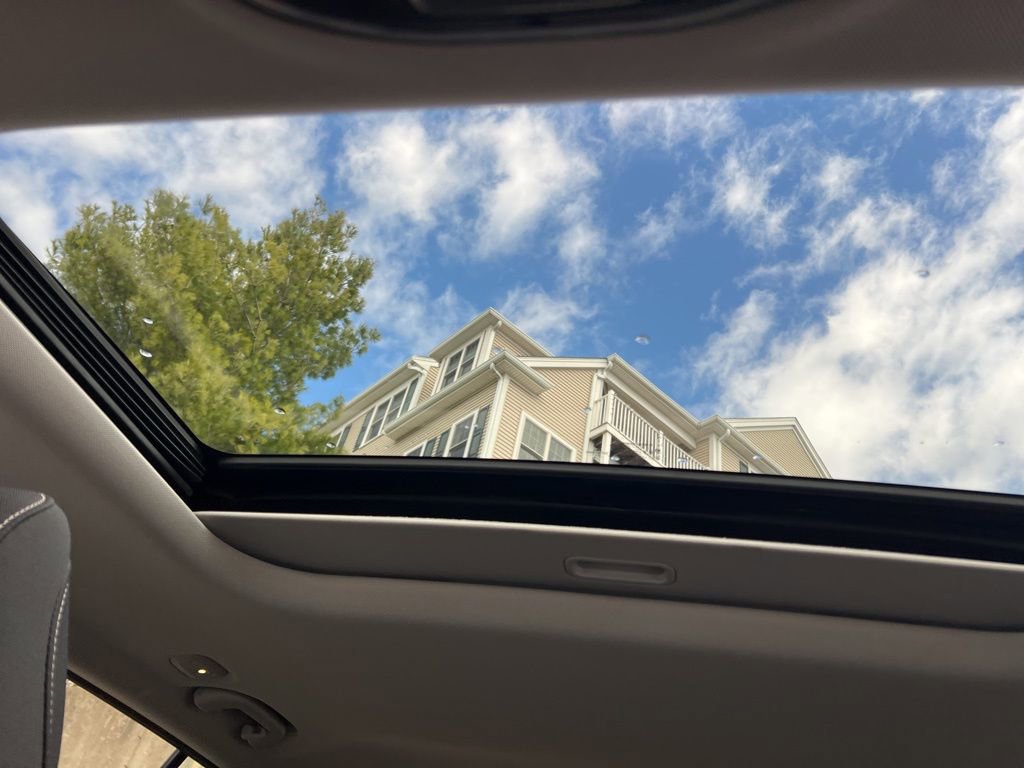 Used 2023 Jeep Grand Cherokee Laredo image 21