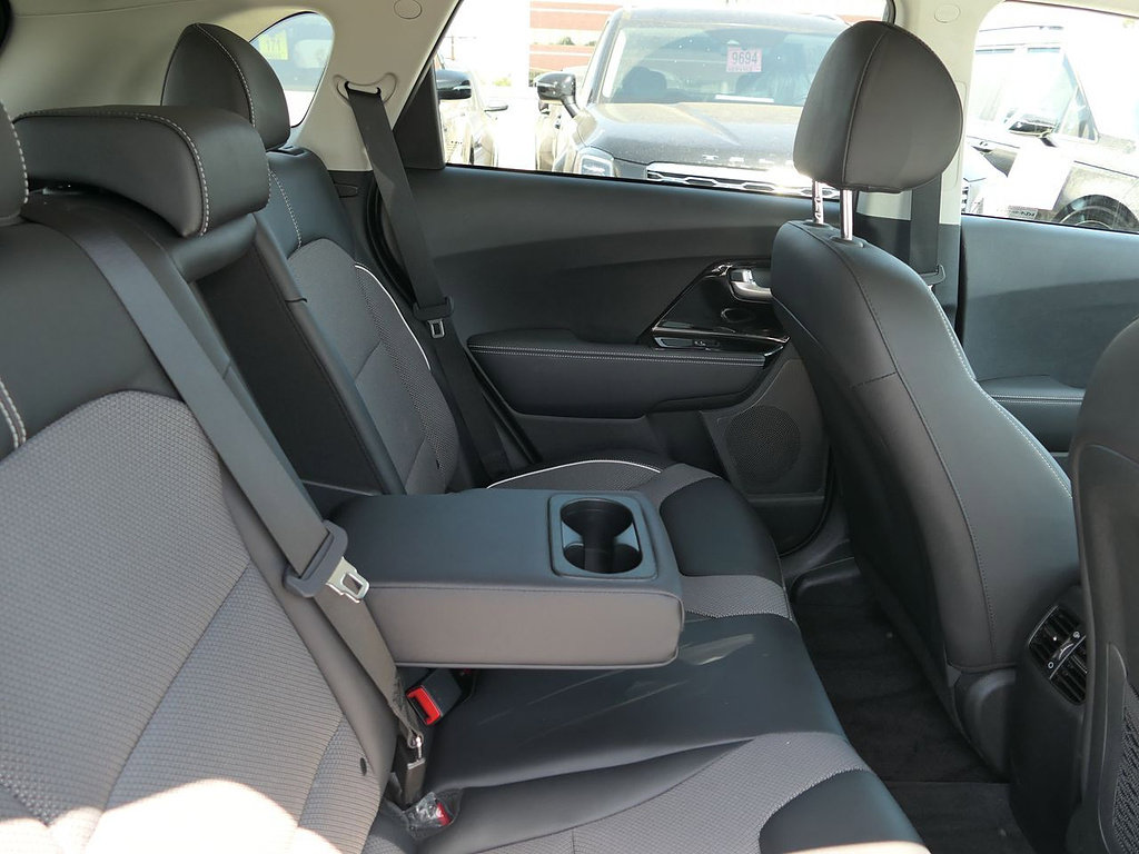 Used 2022 Kia Niro EX FWD image 24
