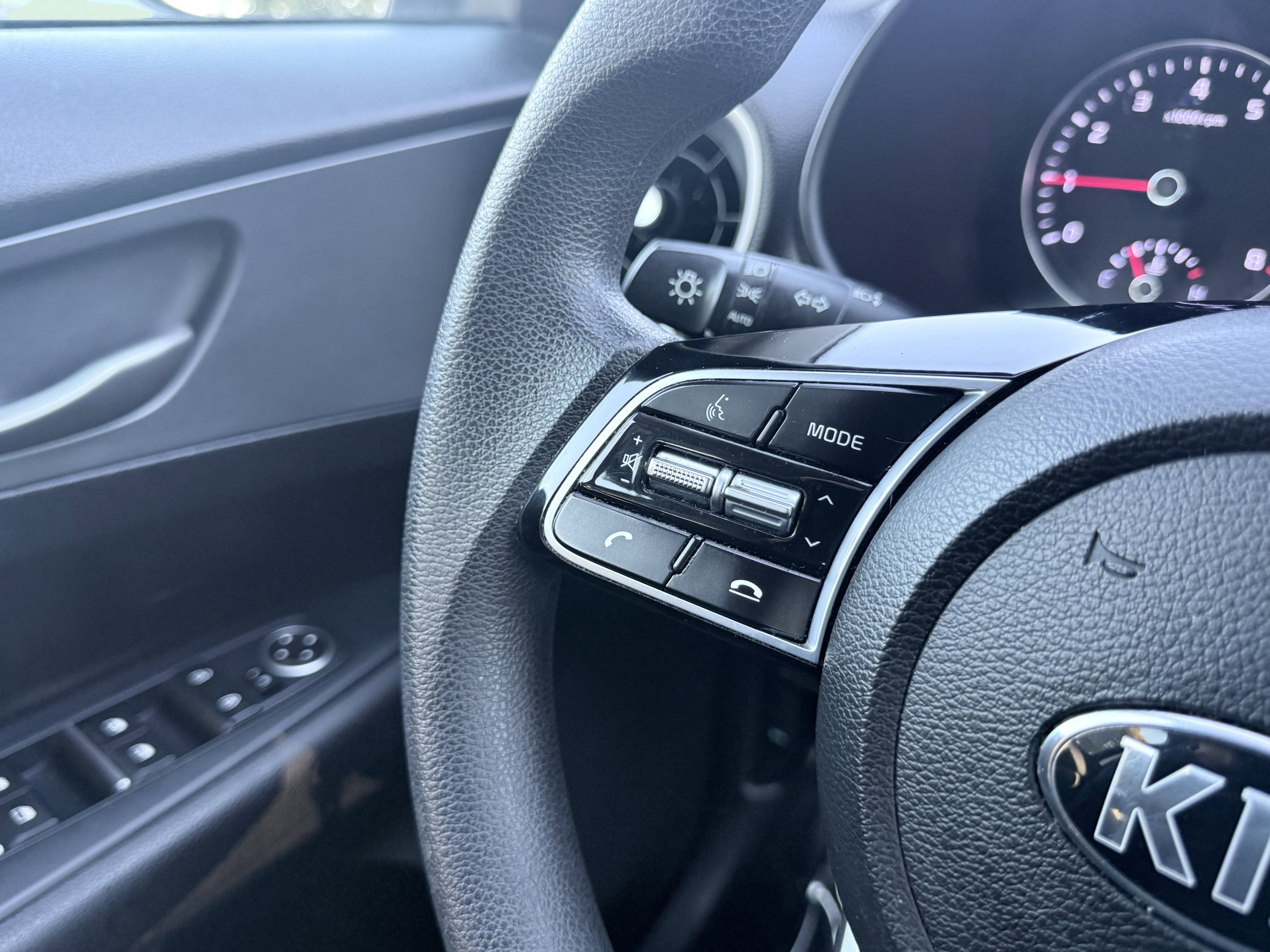 Used 2020 Kia Forte LXS image 39