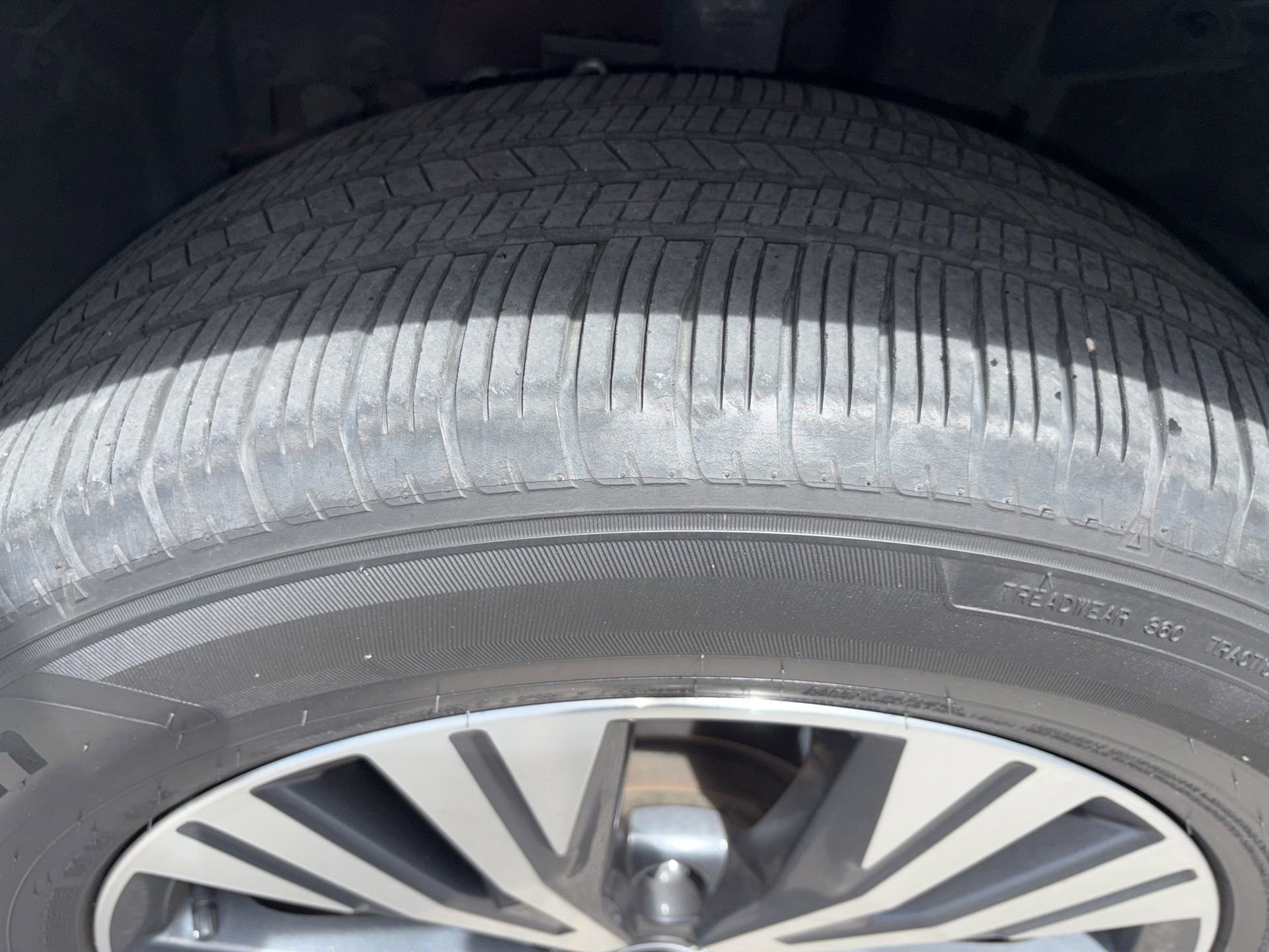 Used 2023 Nissan Rogue SV w/ SV Premium B Package image 5