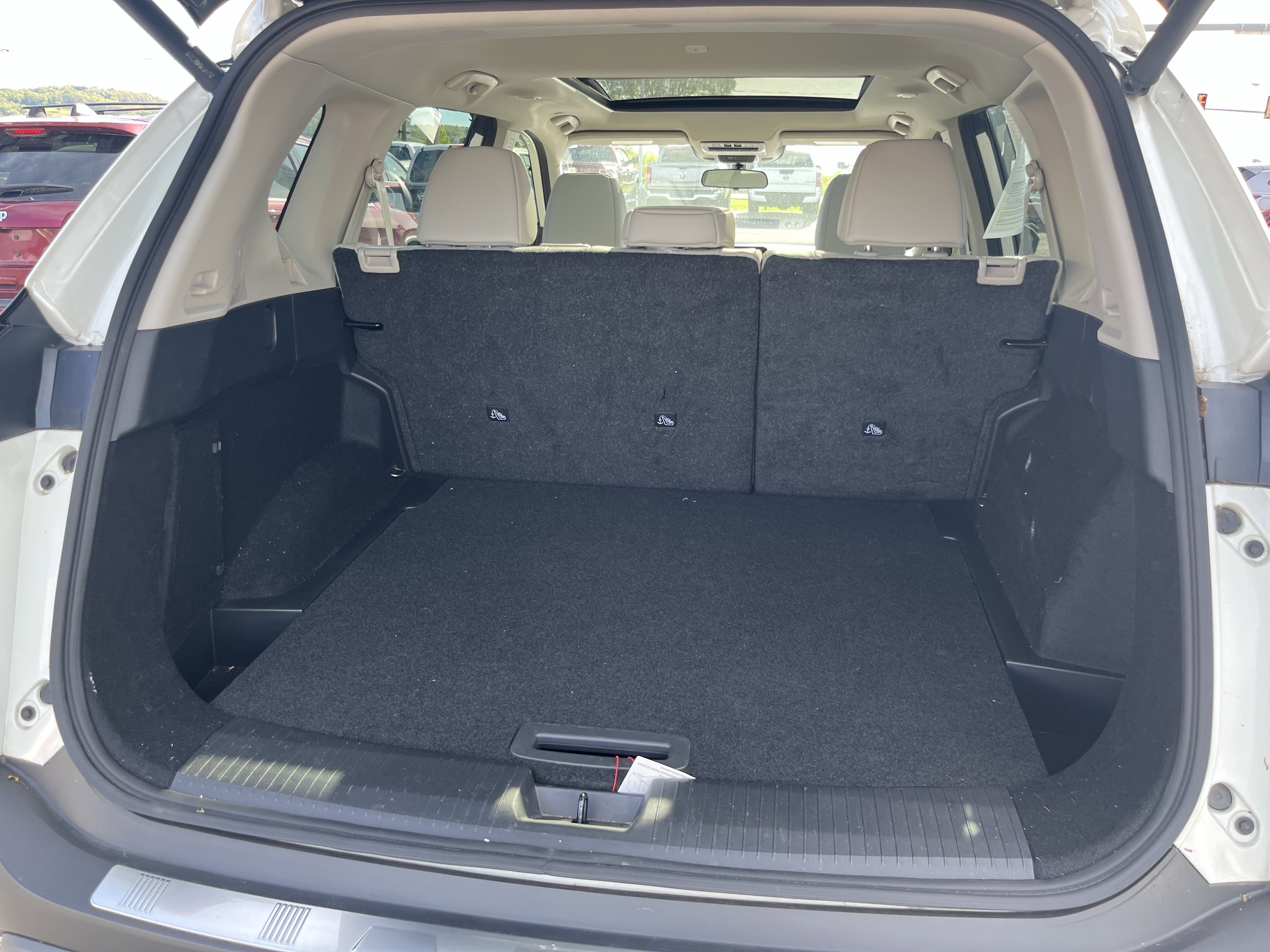 Used 2023 Nissan Rogue SV w/ SV Premium B Package AWD/4WD image 6