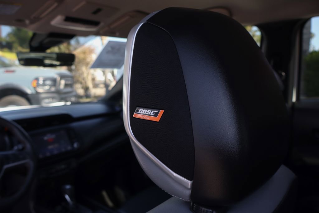 Used 2023 Nissan Kicks SR w/ SR Premium Package FWD image 18