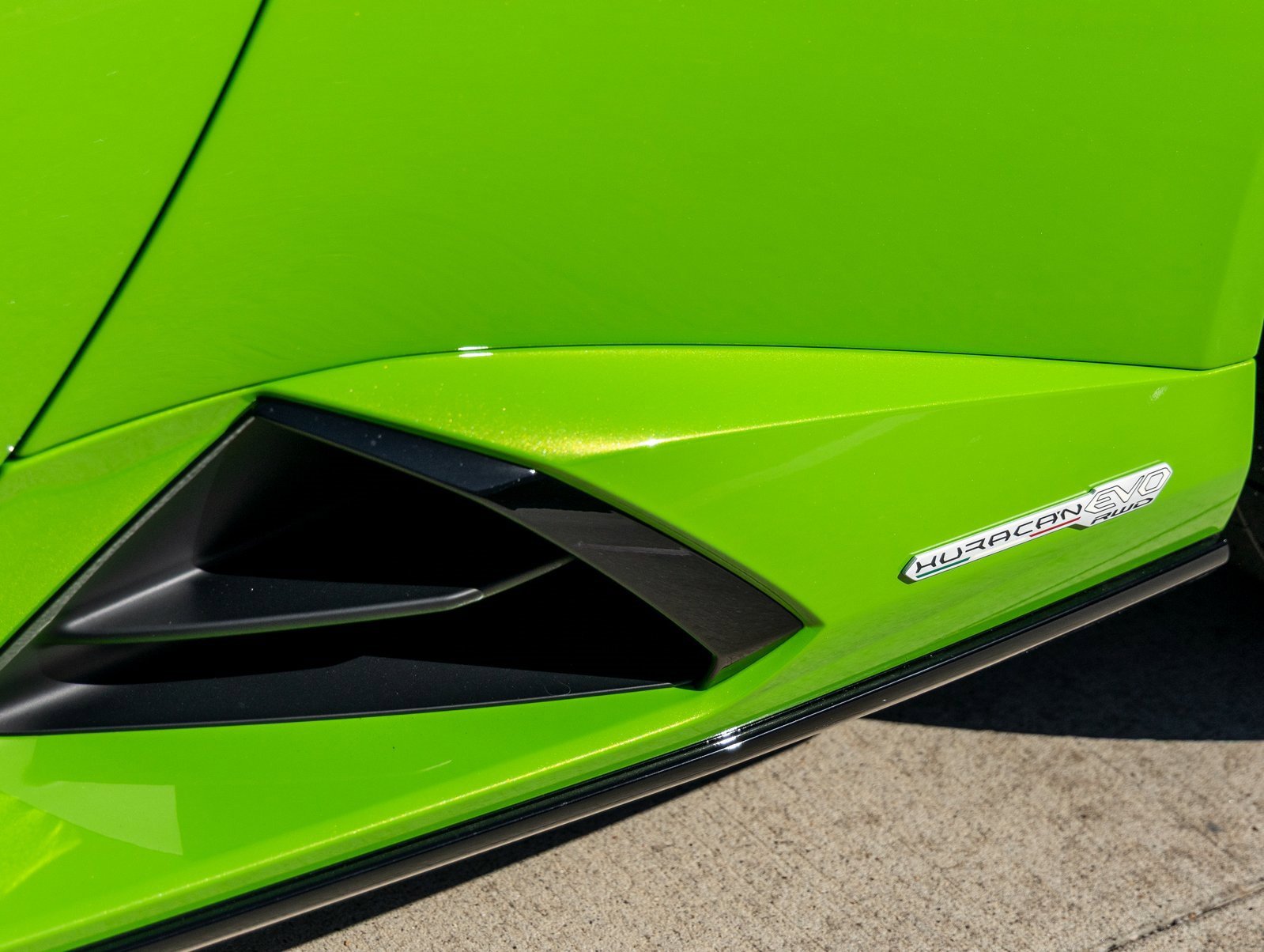 Used 2023 Lamborghini Huracan EVO image 17