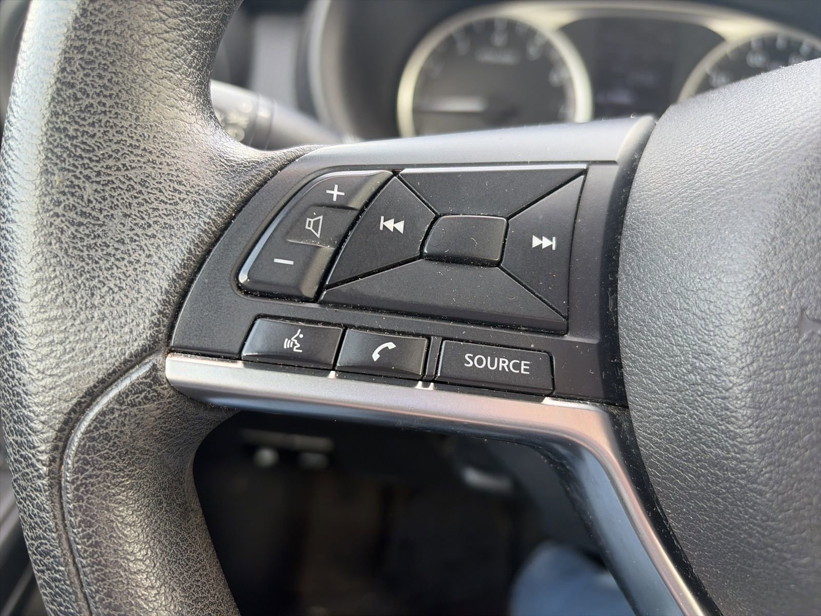 Used 2021 Nissan Kicks S image 19