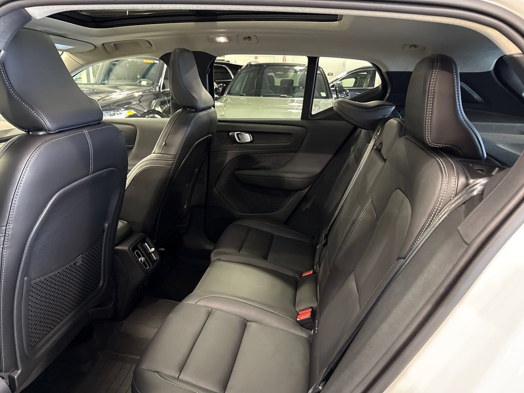 Used 2026 Volvo XC40 B5 Plus w/ Protection Package Premier AWD/4WD image 22
