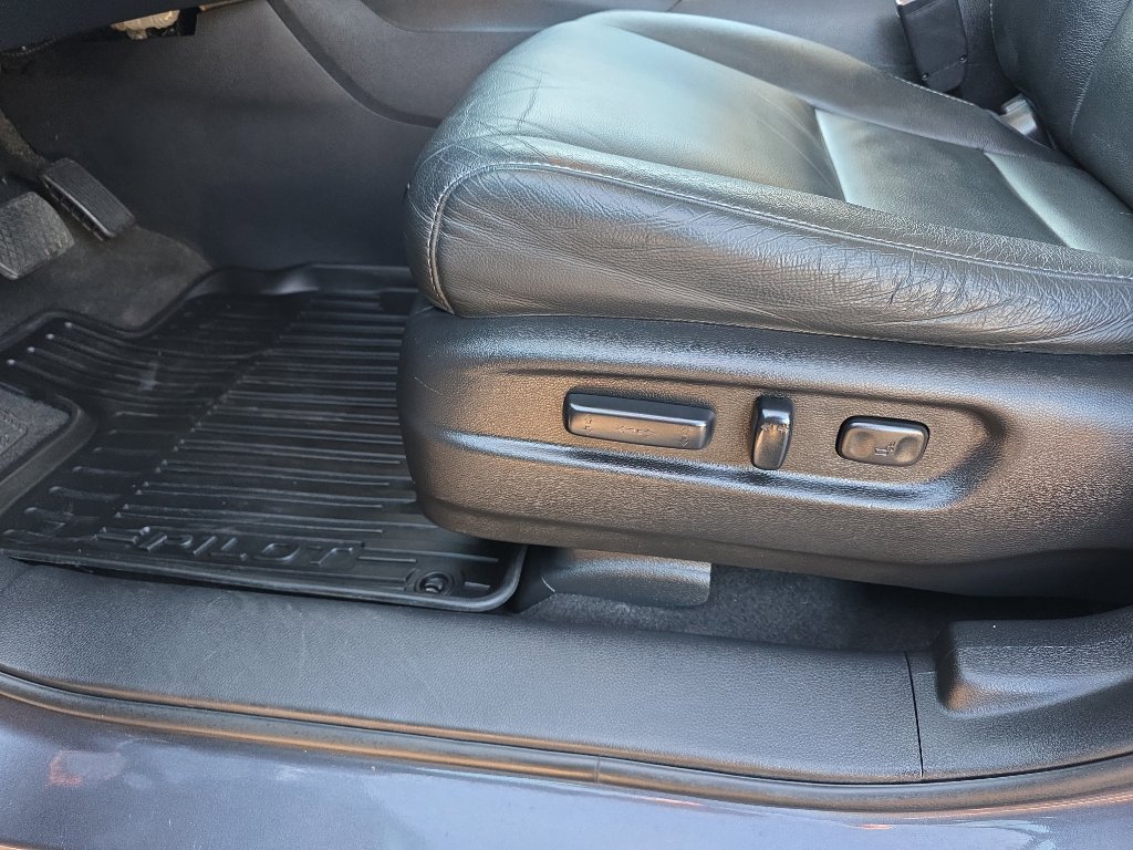 Used 2021 Honda Pilot Touring image 12