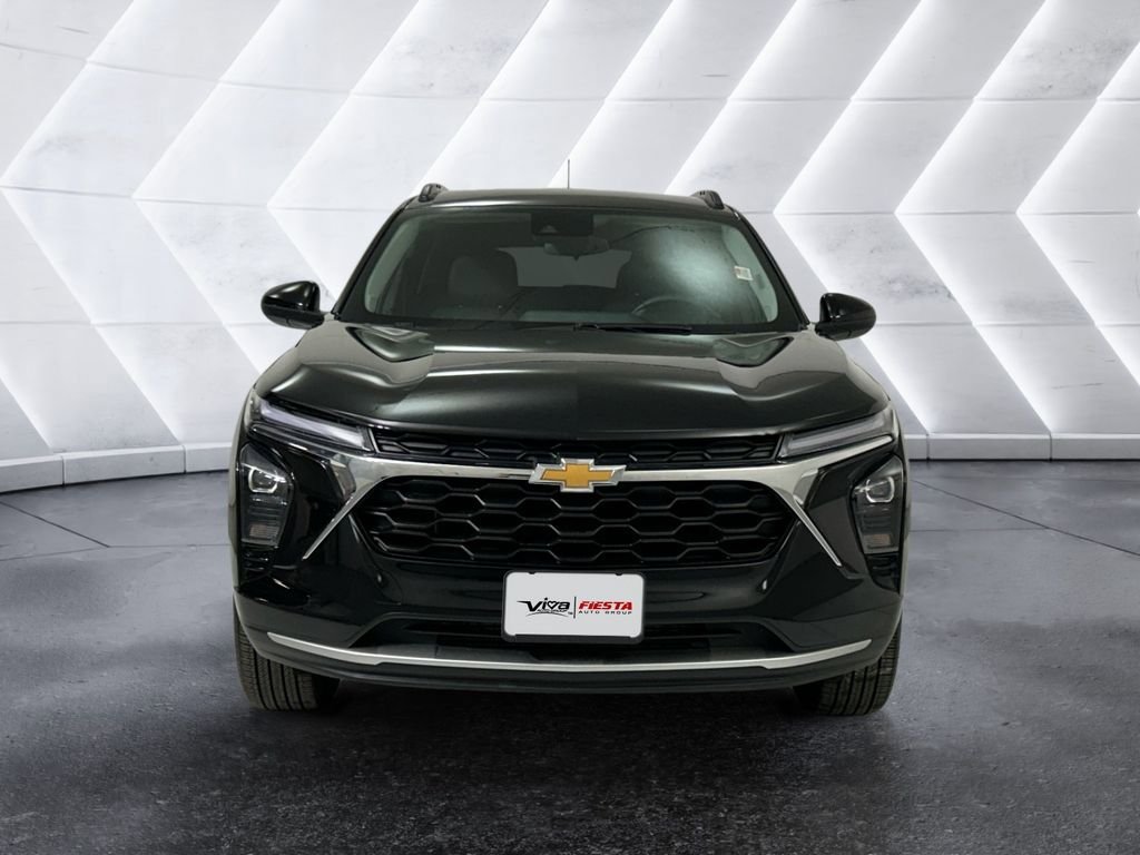 Used 2025 Chevrolet Trax LT w/ LT Convenience Package FWD image 2