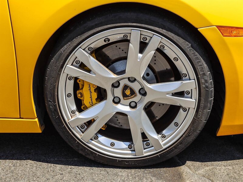 Used 2004 Lamborghini Gallardo AWD/4WD image 12