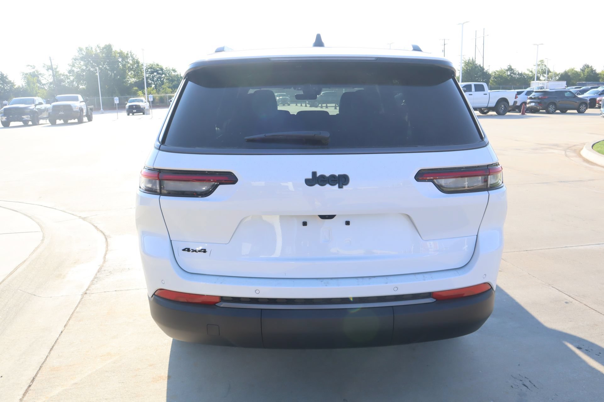 New 2026 Jeep Grand Cherokee L 4WD image 23