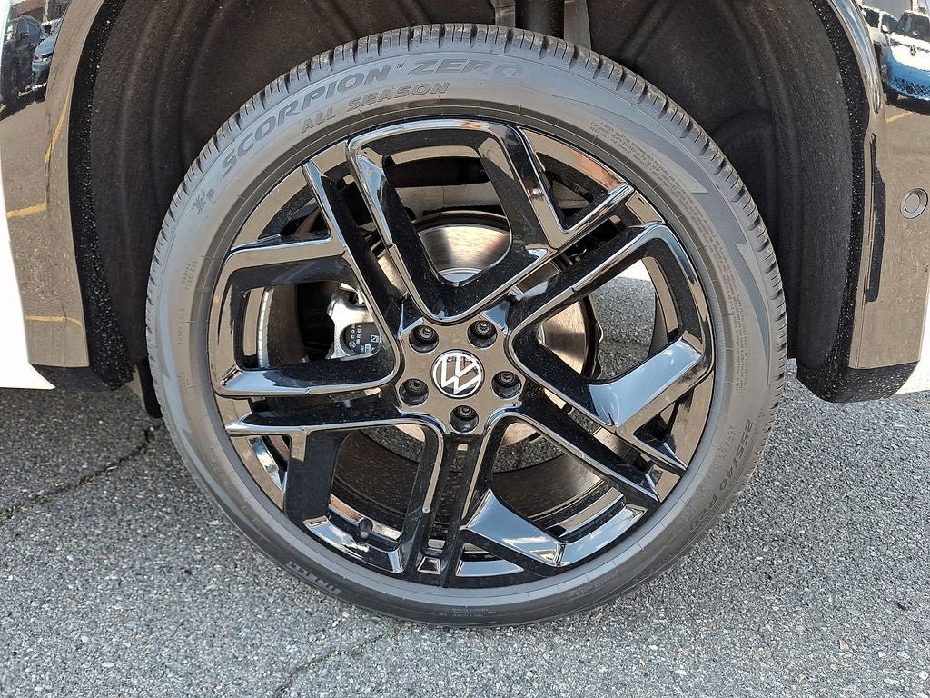 New 2026 Volkswagen Tiguan SE R-Line AWD/4WD image 5