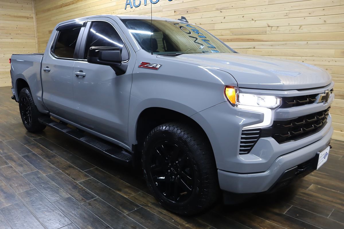Used 2024 Chevrolet Silverado 1500 RST AWD/4WD image 2