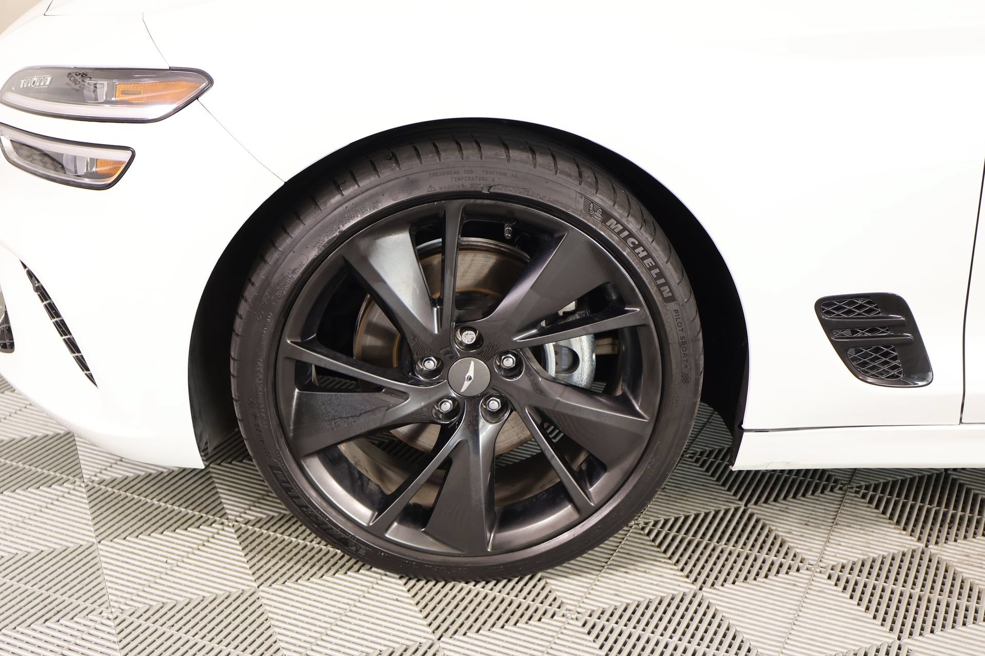 Used 2023 Genesis G70 2.0T w/ Sport Prestige Package RWD image 19