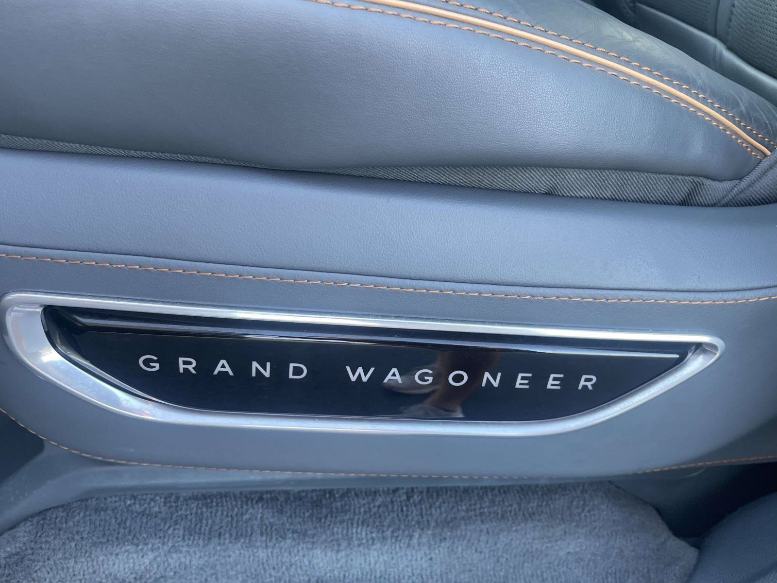 Used 2022 Jeep Grand Wagoneer Series II w/ Premium Group II AWD/4WD image 18