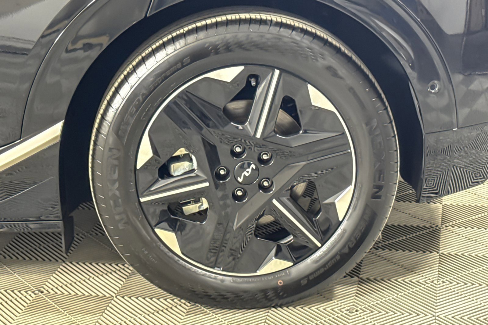 Used 2025 Kia EV6 Wind image 26