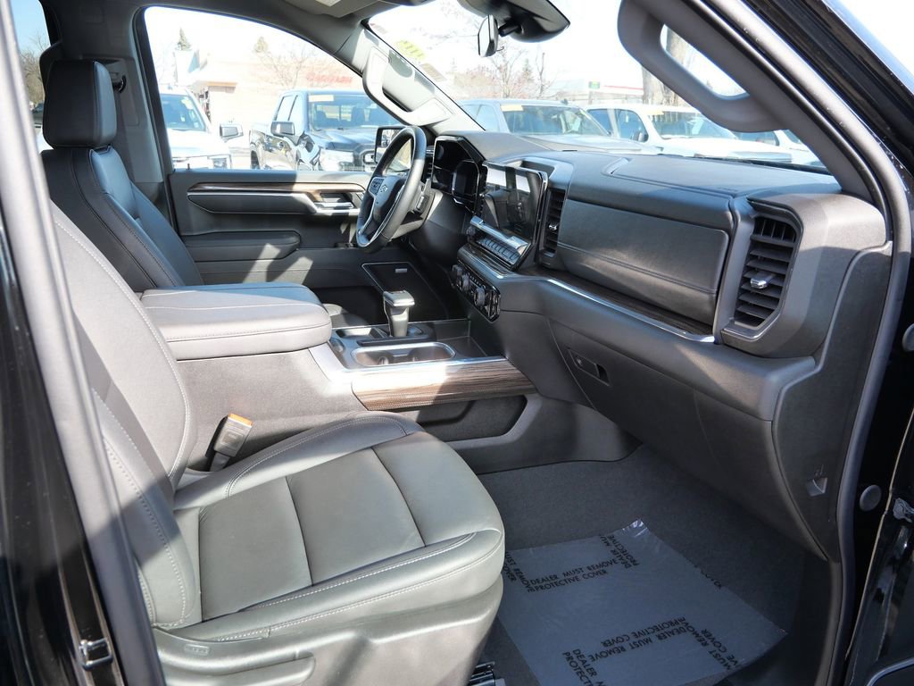 Used 2025 Chevrolet Silverado 1500 RST w/ Convenience Package II image 14