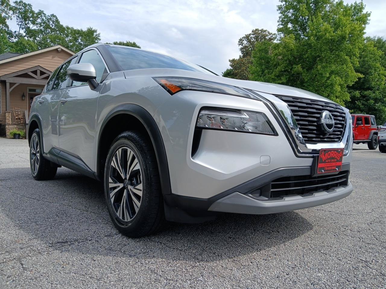 Used 2022 Nissan Rogue SV FWD image 4