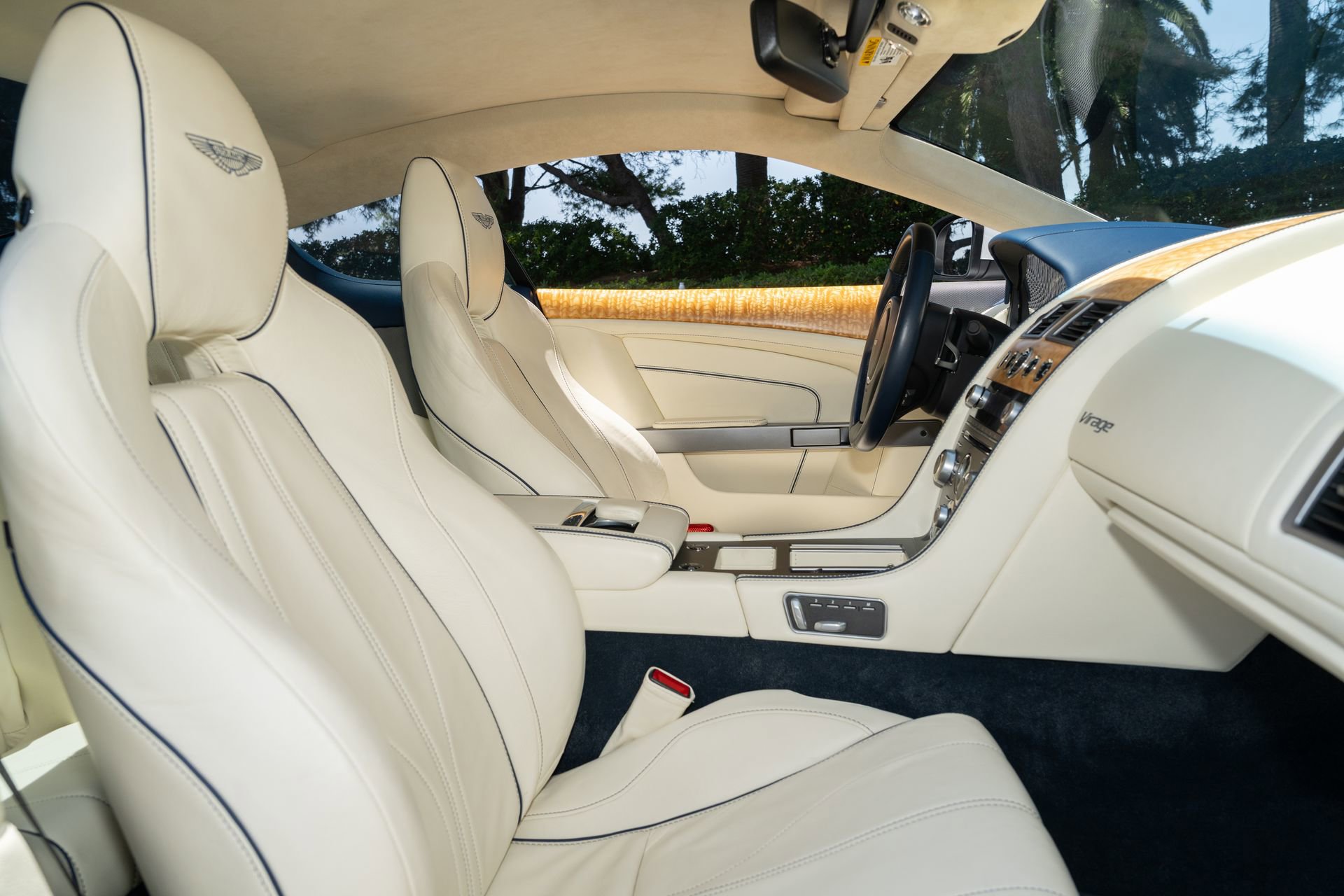 Used 2012 Aston Martin Virage Coupe RWD image 21