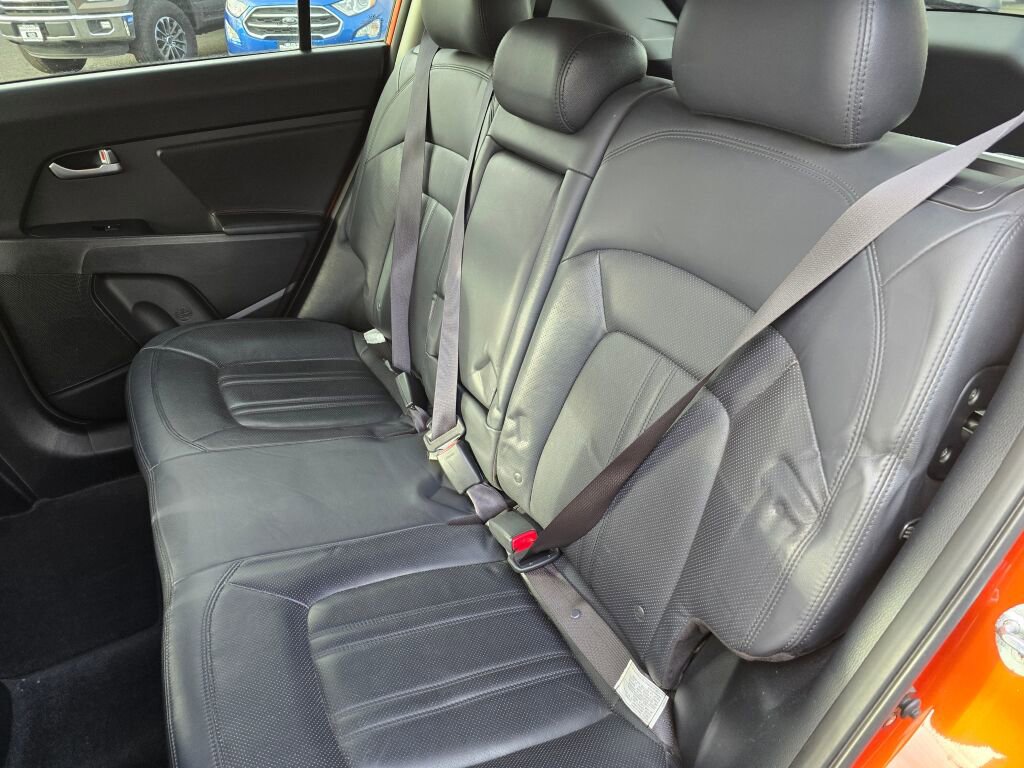 Used 2011 Kia Sportage SX w/ Premium Pkg w/Leather Seats image 16