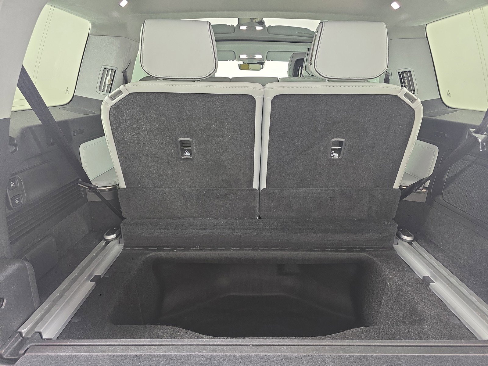 Used 2024 Rivian R1S Adventure AWD/4WD image 26