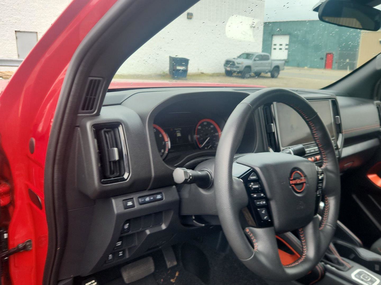 Used 2026 Nissan Frontier PRO-4X AWD/4WD image 12