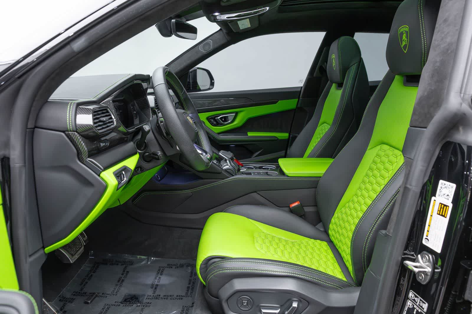 Used 2022 Lamborghini Urus AWD/4WD image 9