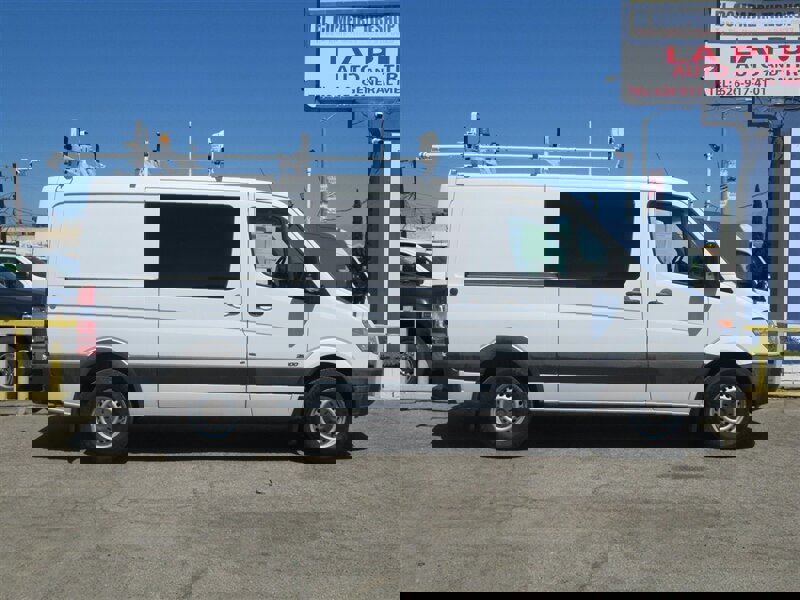 Used 2012 Mercedes-Benz Sprinter 2500 image 2