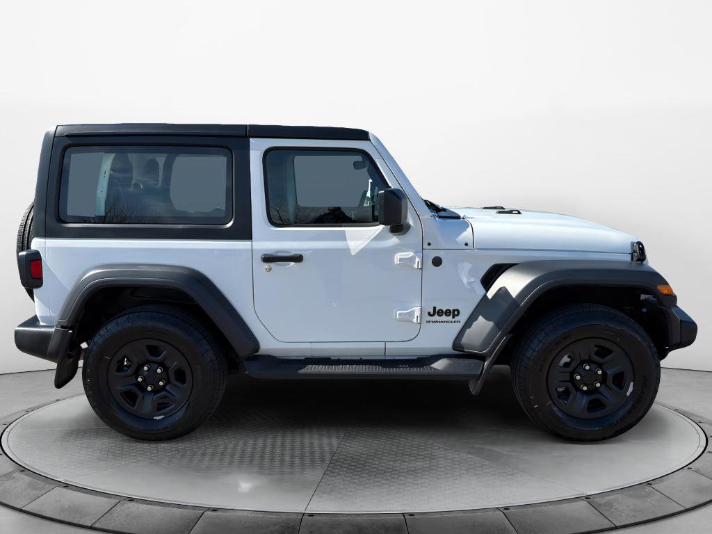 Used 2025 Jeep Wrangler Sport image 4