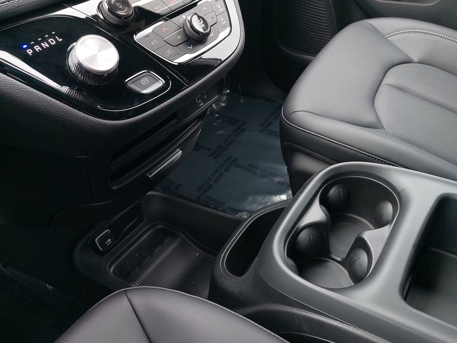 New 2026 Chrysler Pacifica Select FWD image 27