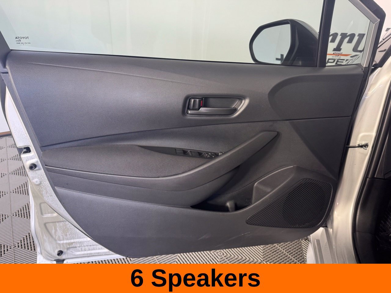 Used 2025 Toyota Corolla LE FWD image 11