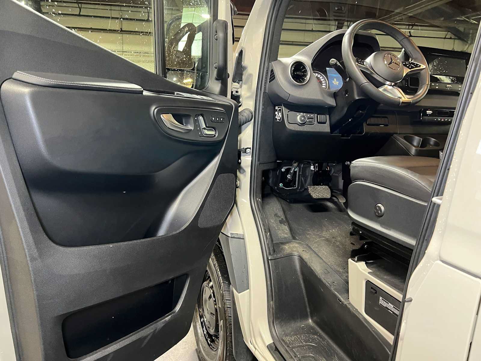 Used 2026 Mercedes-Benz Sprinter 2500 image 22