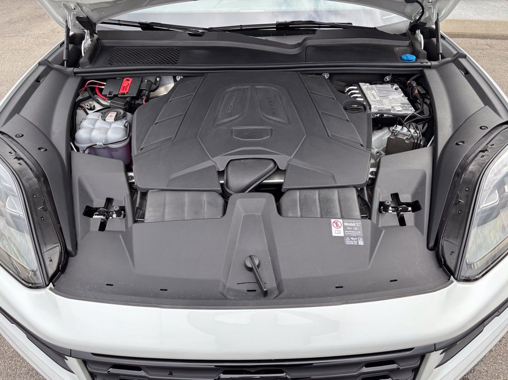 Certified 2026 Porsche Cayenne Coupe AWD/4WD image 22