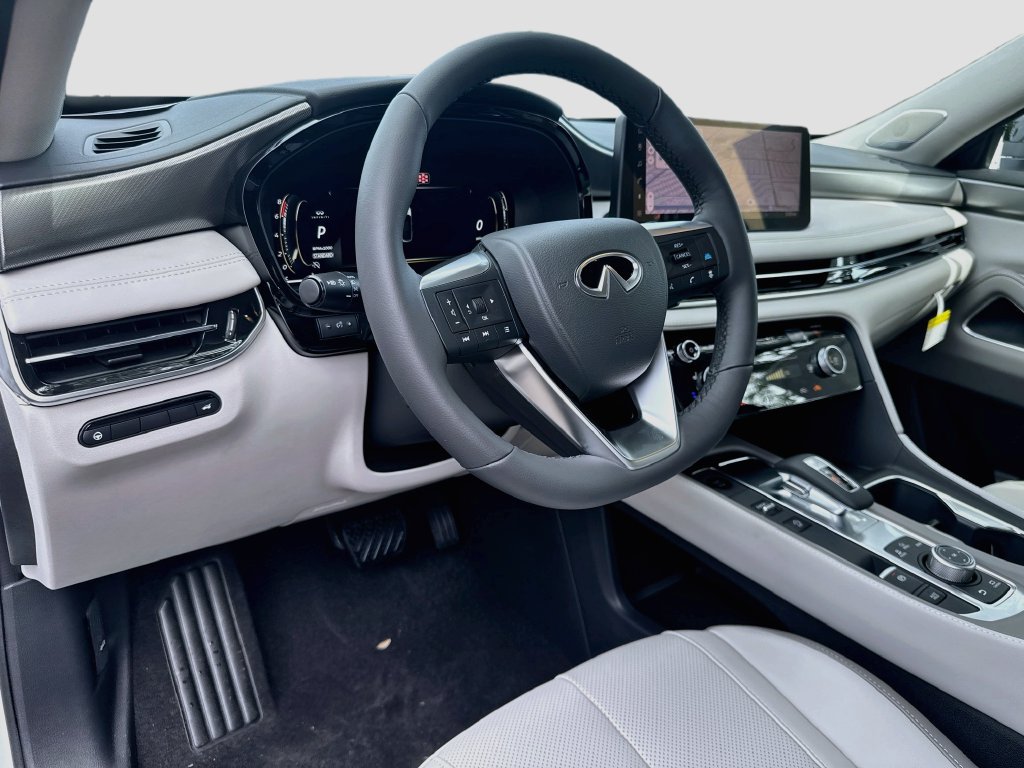 Used 2027 INFINITI QX60 Luxe w/ Cargo Package FWD image 10