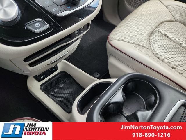 Used 2019 Chrysler Pacifica Limited w/ Tire & Wheel Group image 22