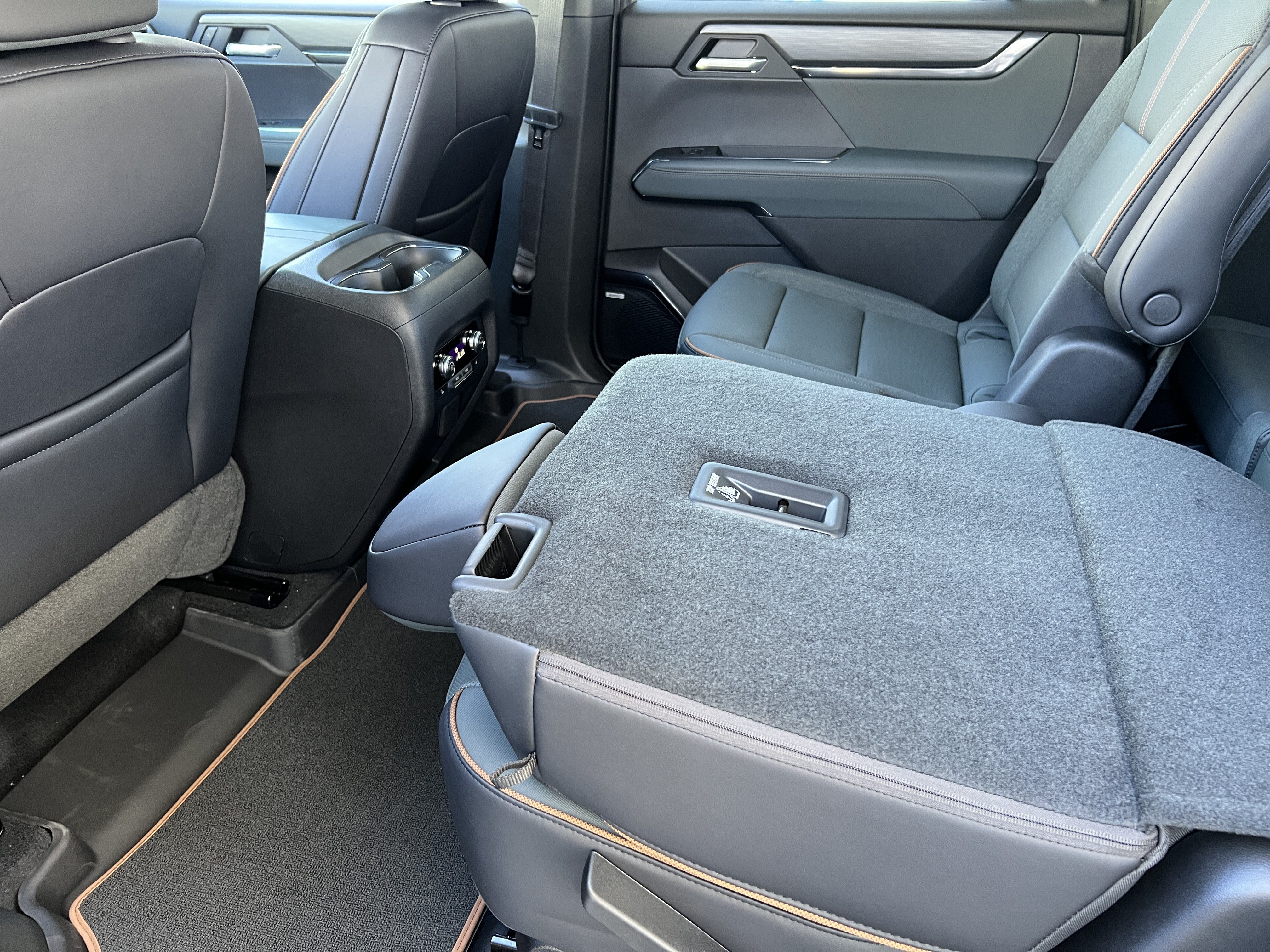 New 2026 GMC Acadia AT4 w/ Super Cruise Package AWD/4WD image 18