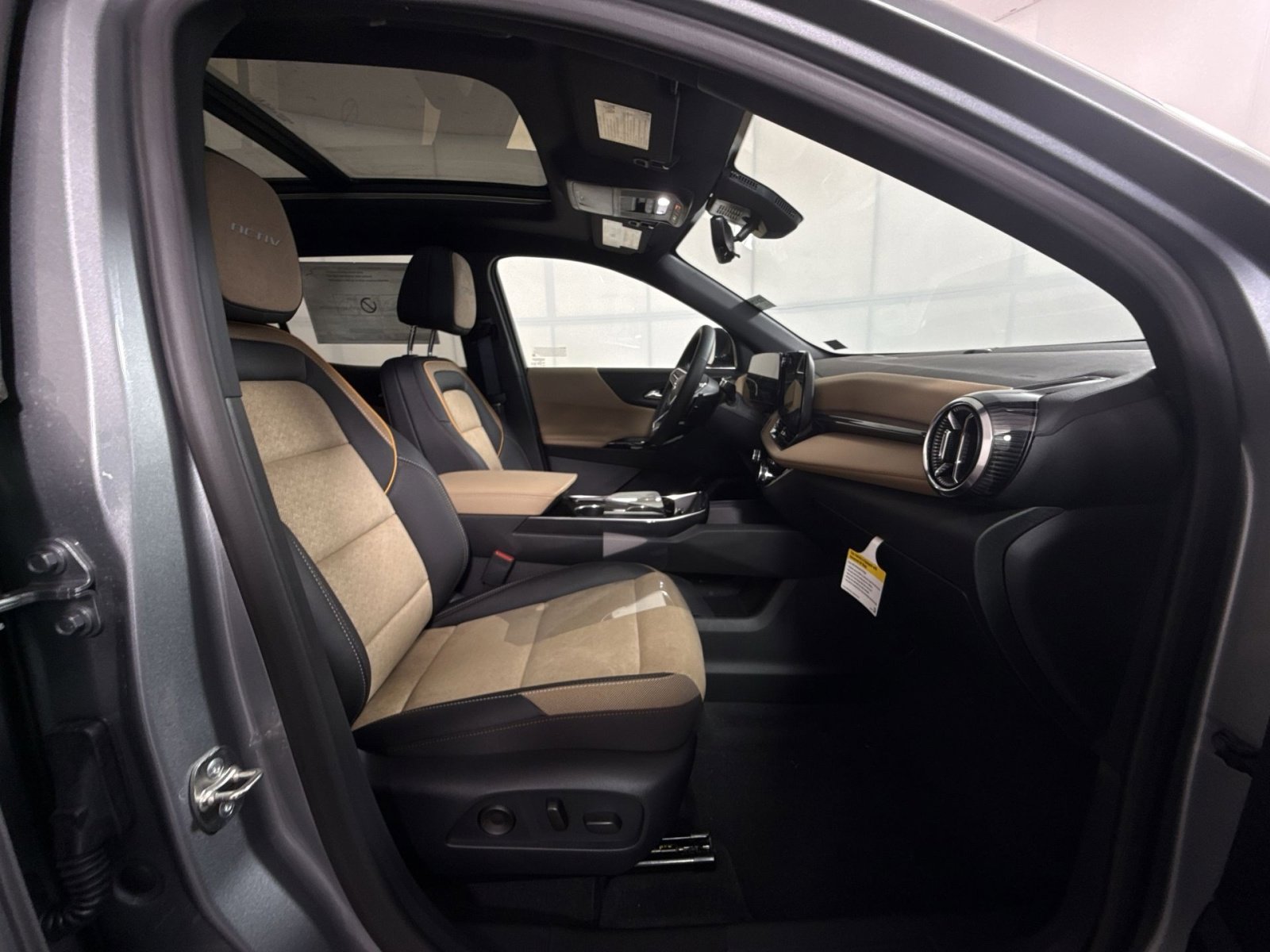 New 2026 Chevrolet Equinox ACTIV w/ Convenience Package III AWD/4WD image 27