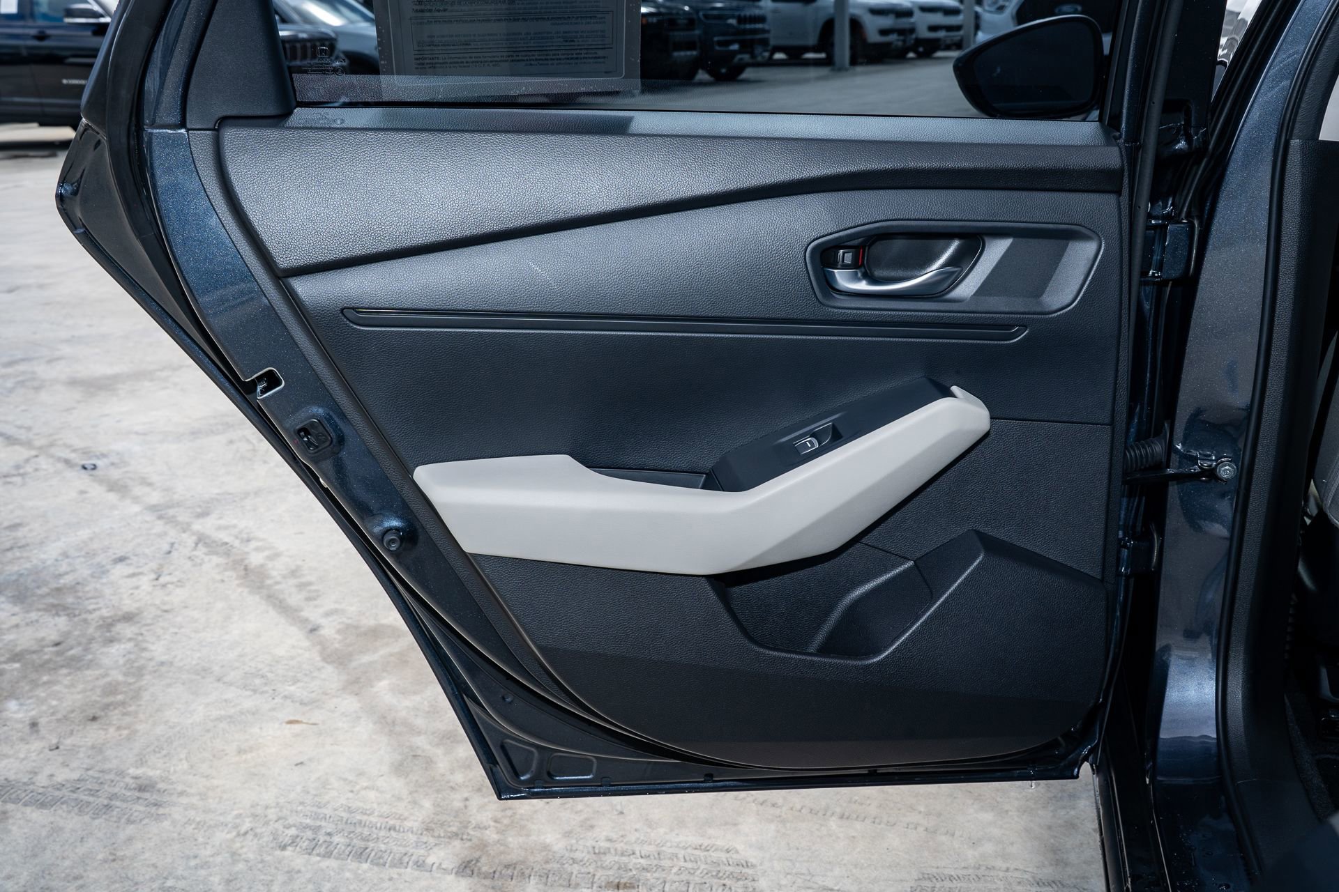 Certified 2025 Honda Accord SE image 11