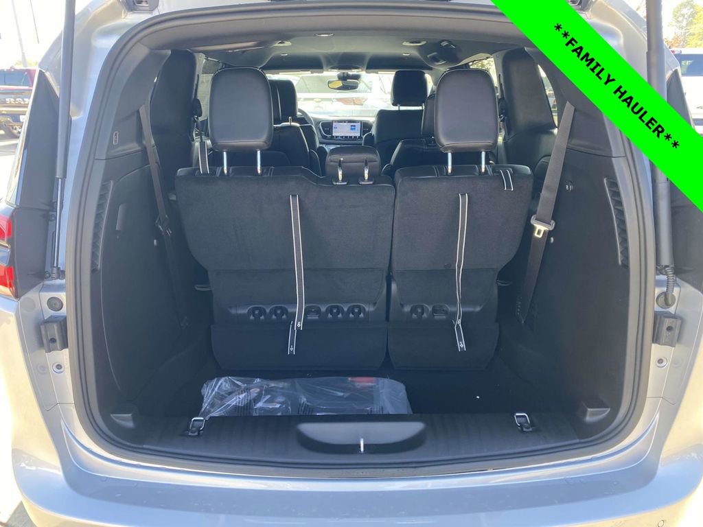 New 2026 Chrysler Pacifica Select image 39