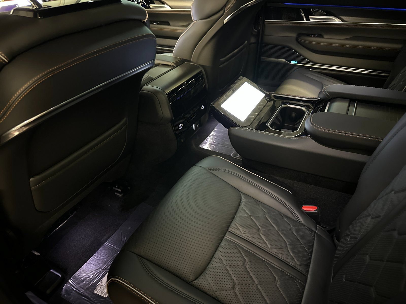 New 2026 Jeep Grand Wagoneer Summit AWD/4WD image 11