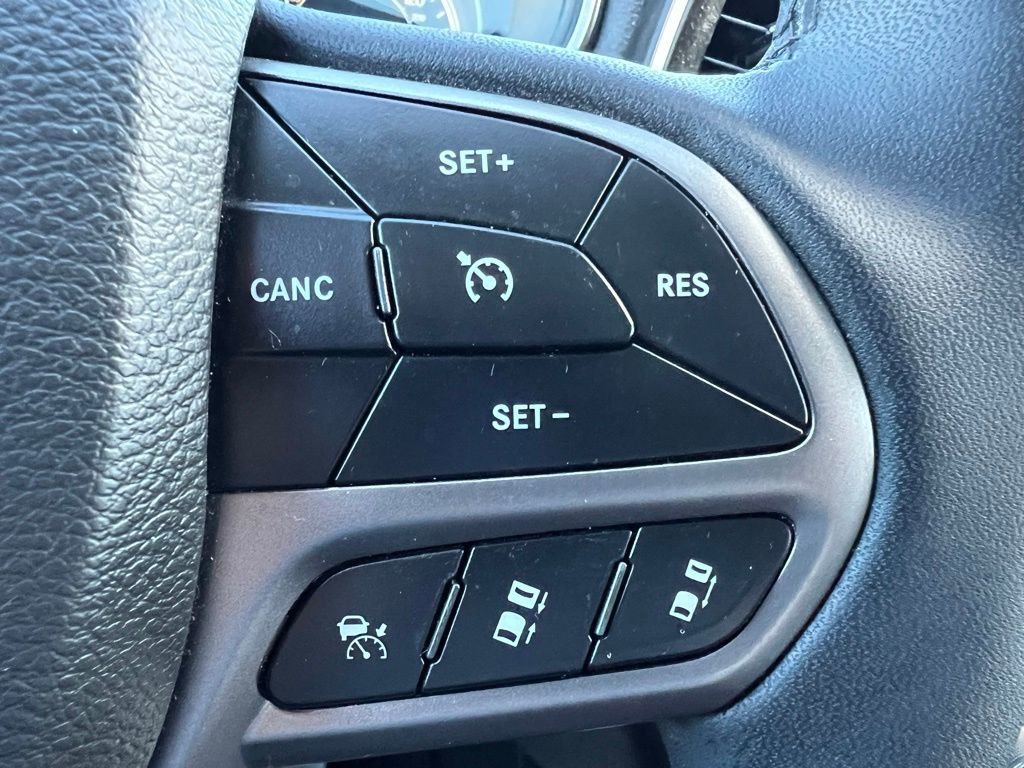 Used 2022 Jeep Cherokee Limited image 41