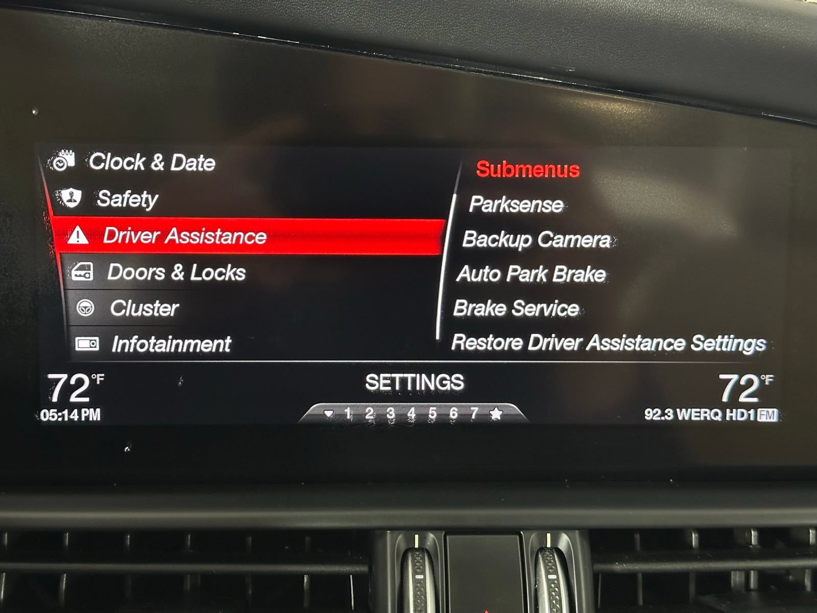 Used 2017 Alfa Romeo Giulia Ti w/ TI Lusso Light Wood Package AWD/4WD image 29