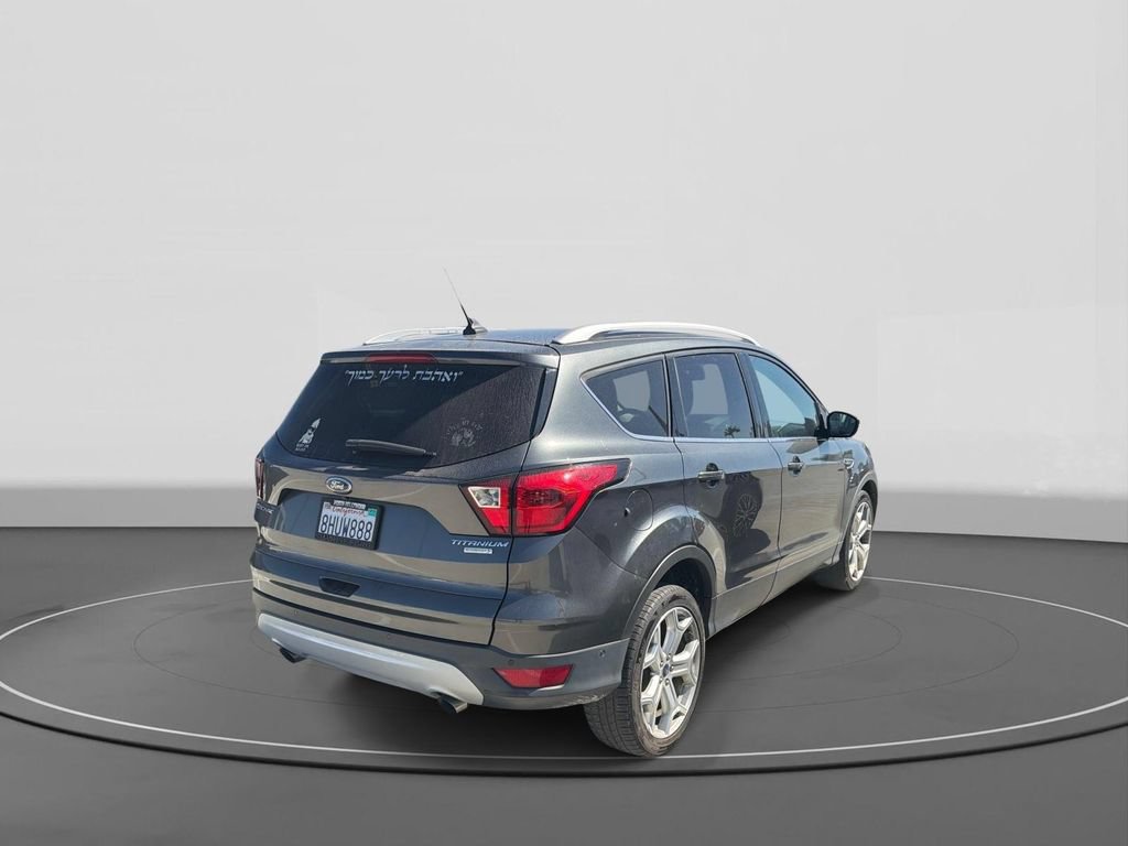 Used 2019 Ford Escape Titanium FWD image 4