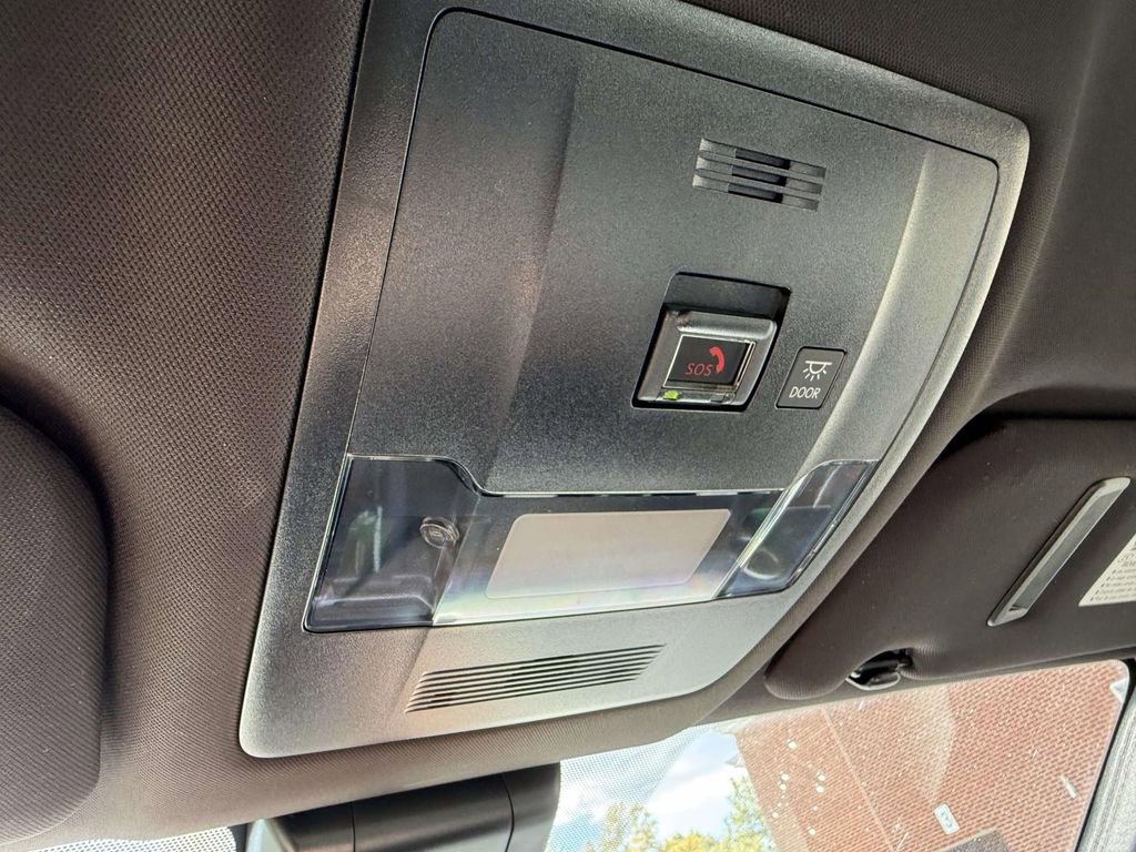 Used 2022 Lexus IS 300 AWD image 23