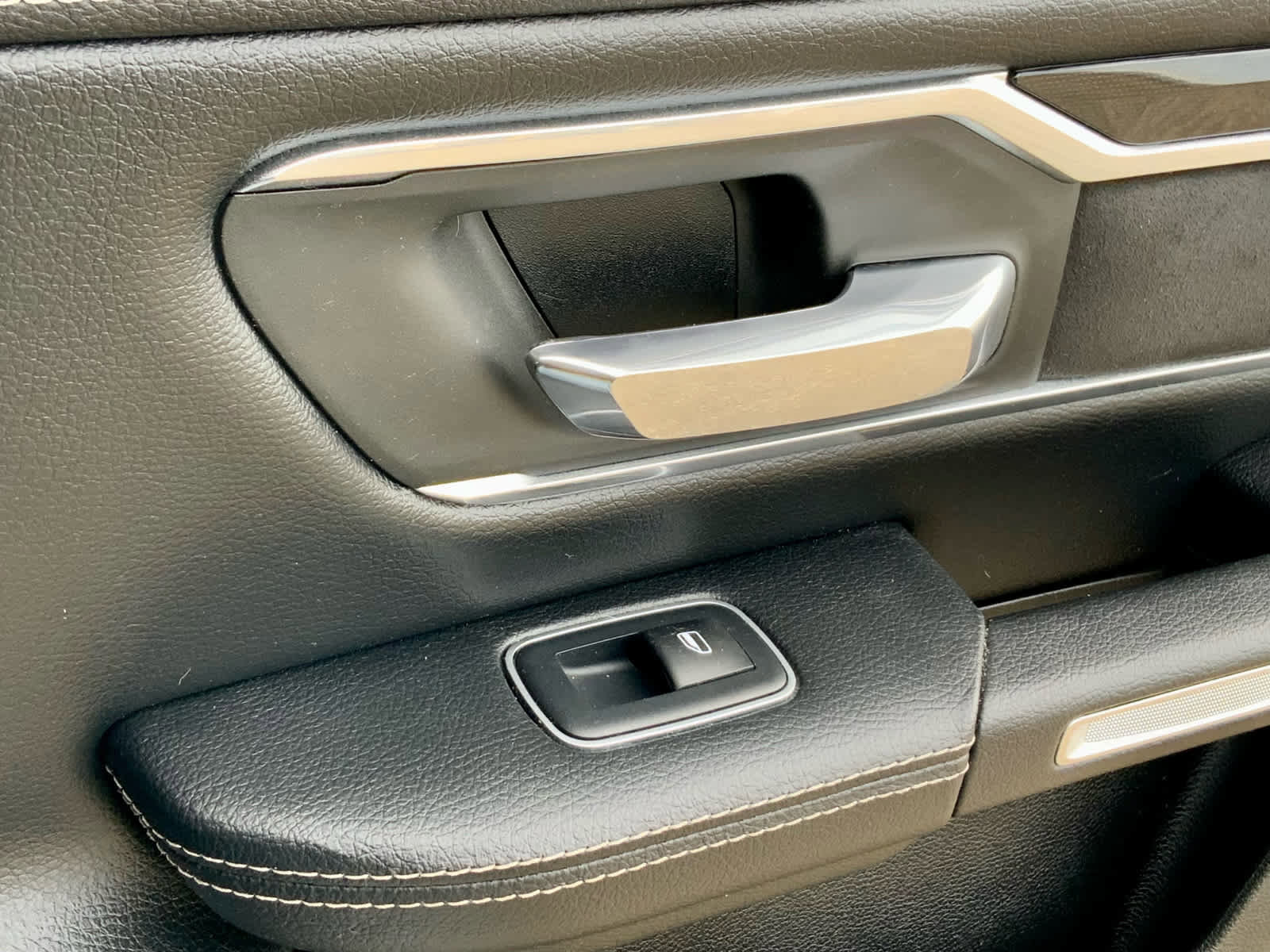 Used 2019 RAM 1500 Laramie image 55